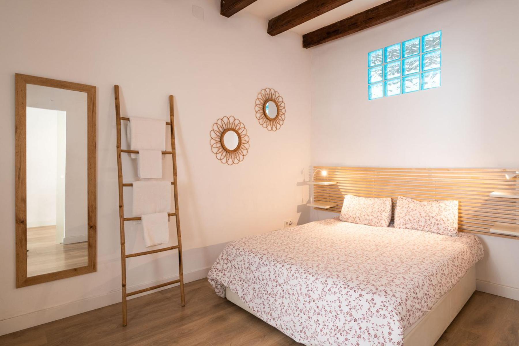 Atico Sagrada Familia Apartment บาร์เซโลนา ภายนอก รูปภาพ